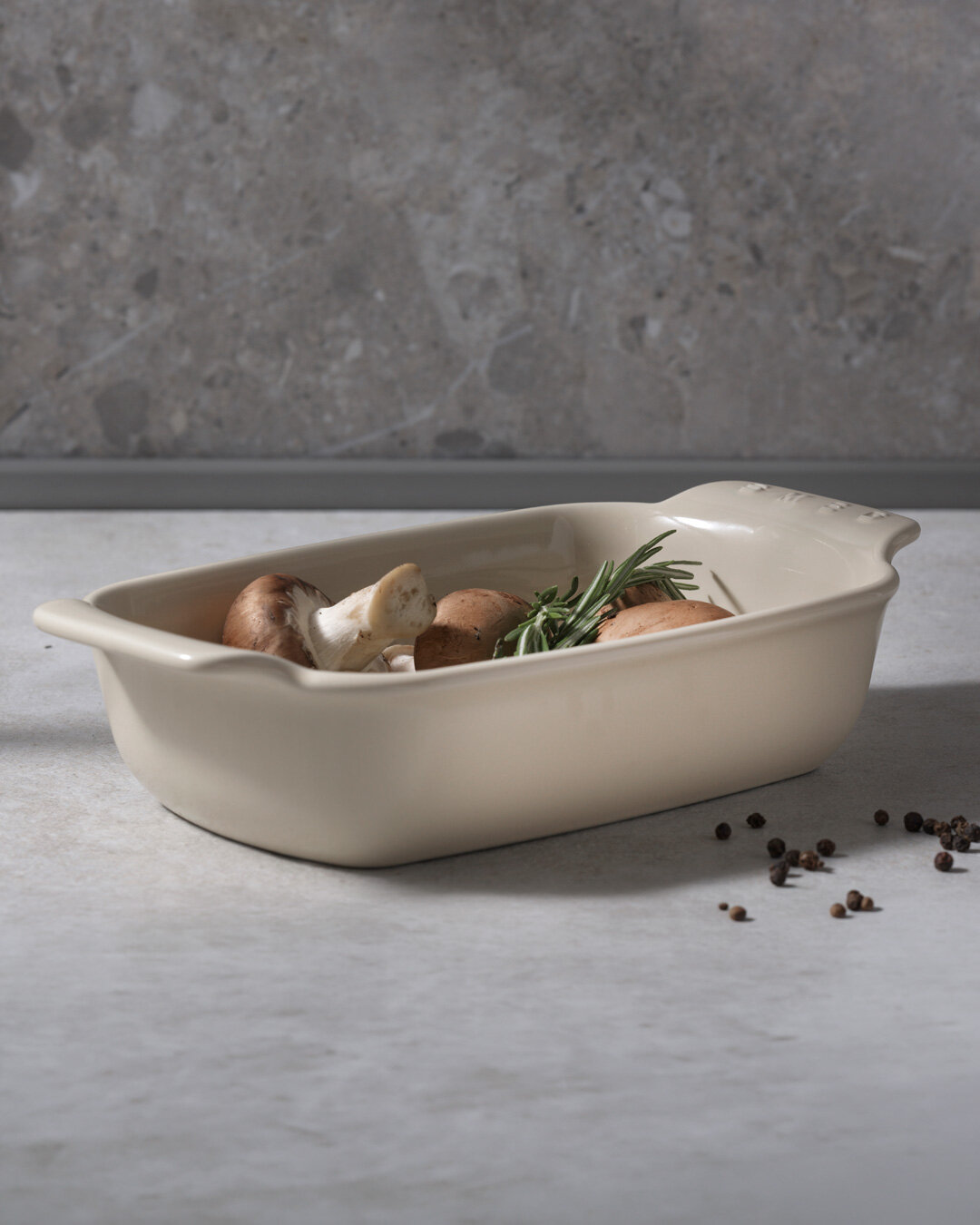 Ovnsfast fad i klassisk retrodesign