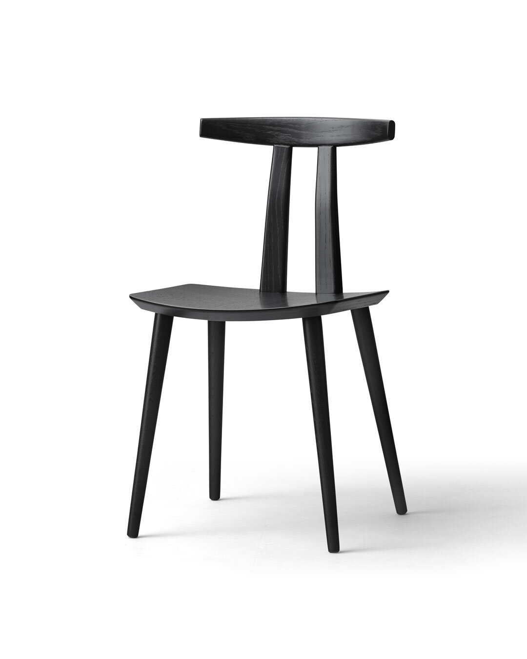 Dansk designklassiker i eik